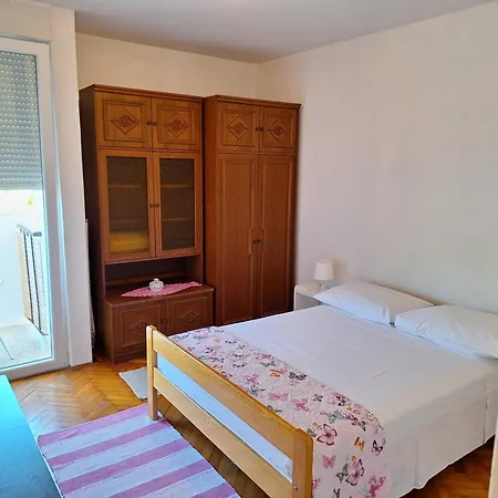V I S Apartman